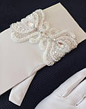 Весільні рукавички з пальцями  та ажурним краєм з бісером і стразами, білі арт. П-п-5, фото 3