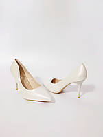 Женские лаковые свадебные туфли, в белом цвете на каблуке9,5см лодочки женские.