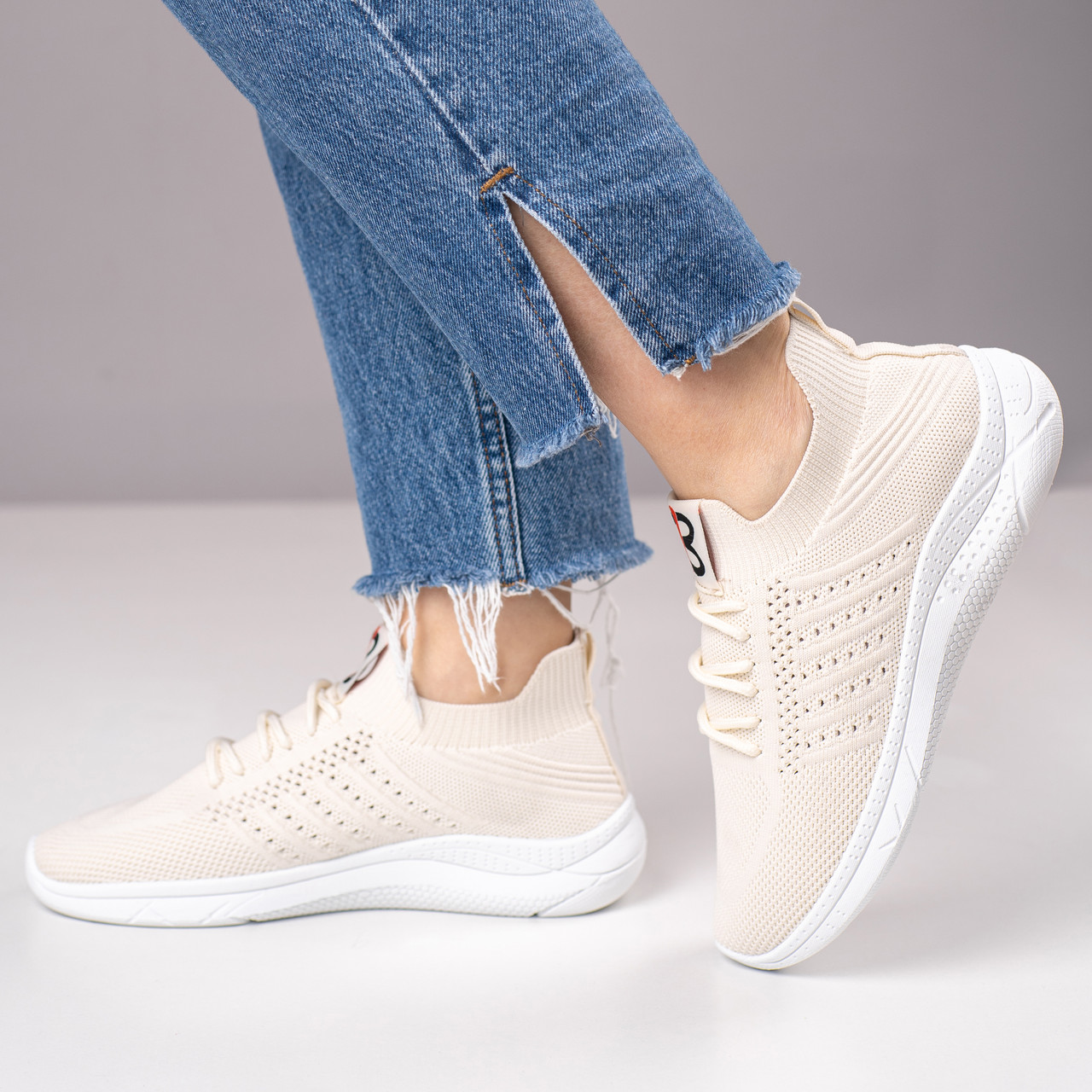 Кросівки жіночі бежеві сітка на літо