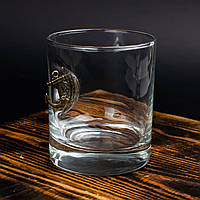 Стакан для виски с якорем, якорь в стакане для виски.