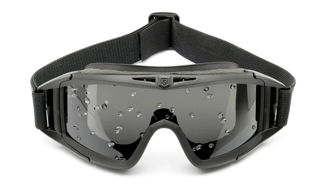 Маска Revision Desert Locust з обстріляною, але цілою лінзою