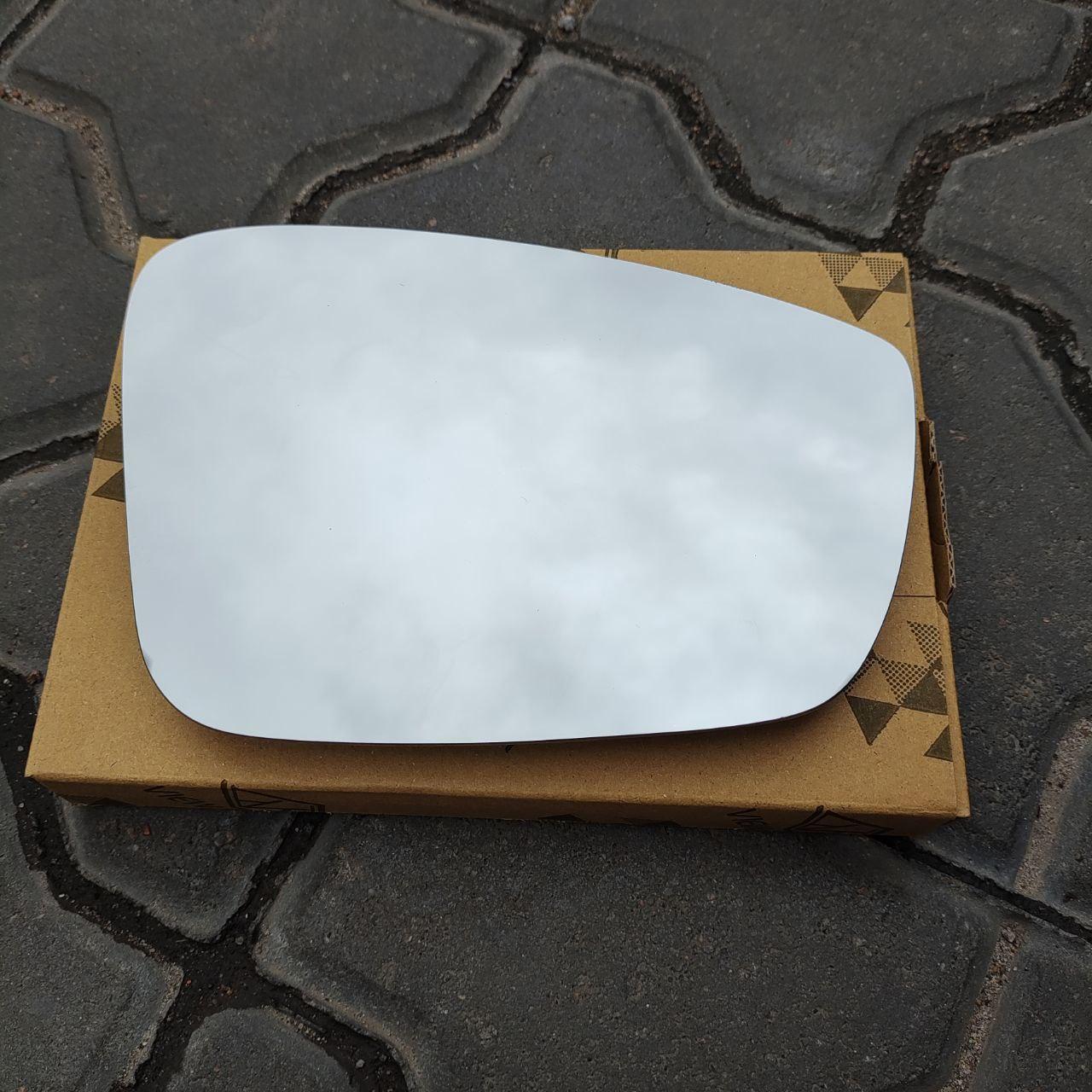 Вкладиш дзеркала (дзеркальний елемент) правого VW Polo 5 (Фольквсаген Поло 5) седан, фото 1