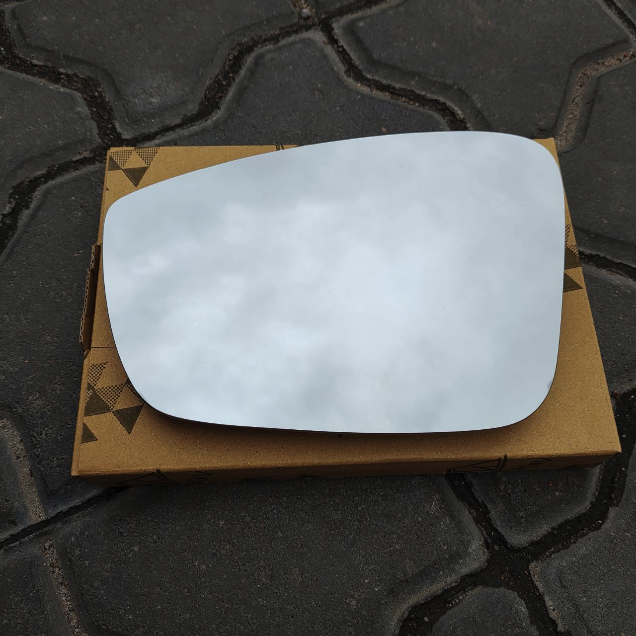 Вкладиш дзеркала (дзеркальний елемент) лівого Seat Toledo (Сеат Толедо) 2012-2016