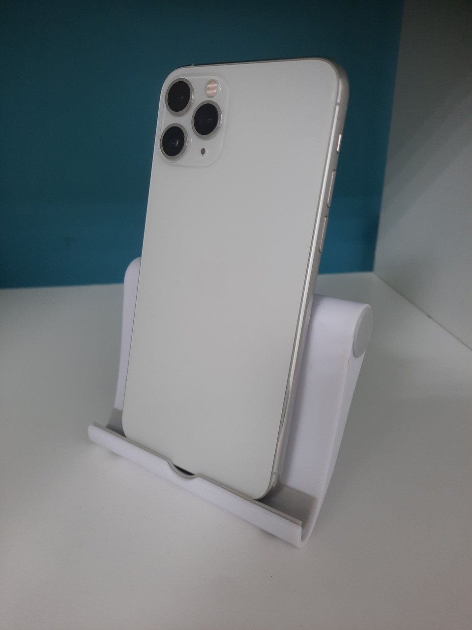 БУ Смартфон Apple iPhone 11 Pro 64GB білий (Оригінал Apple)