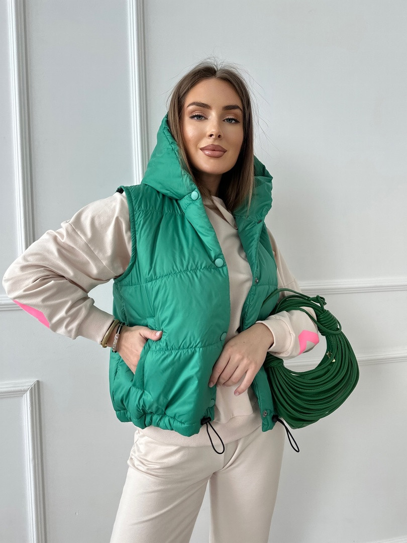 Жіноча жилетка з капюшоном на синтепоні розміри 42, 44, 46, 48, фото 1