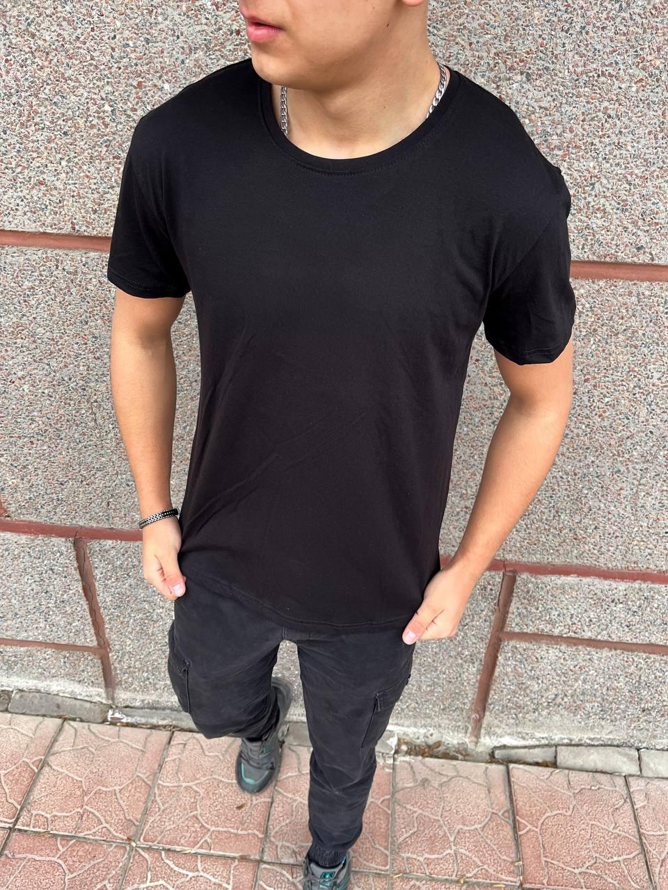 Чоловіча базова футболка прилегла бавовняна чорна однотонна, фото 1