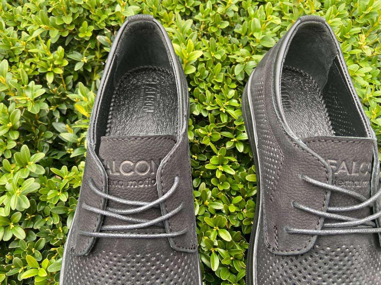 Мокасины мужские 45 размер кожаные туфли с перфорацией черные макасины летние слипоны в дырочку с шнурками - фото 2 - id-p1828100927