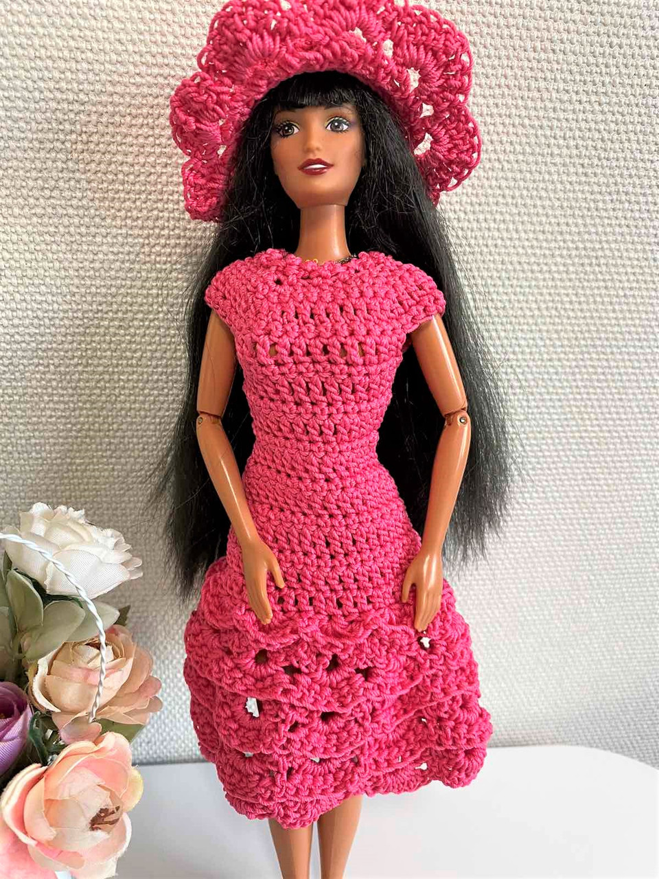 Одяг для Барбі. Стильна коктельна сукня "Вікторія" зі шляпкою ручної роботи.