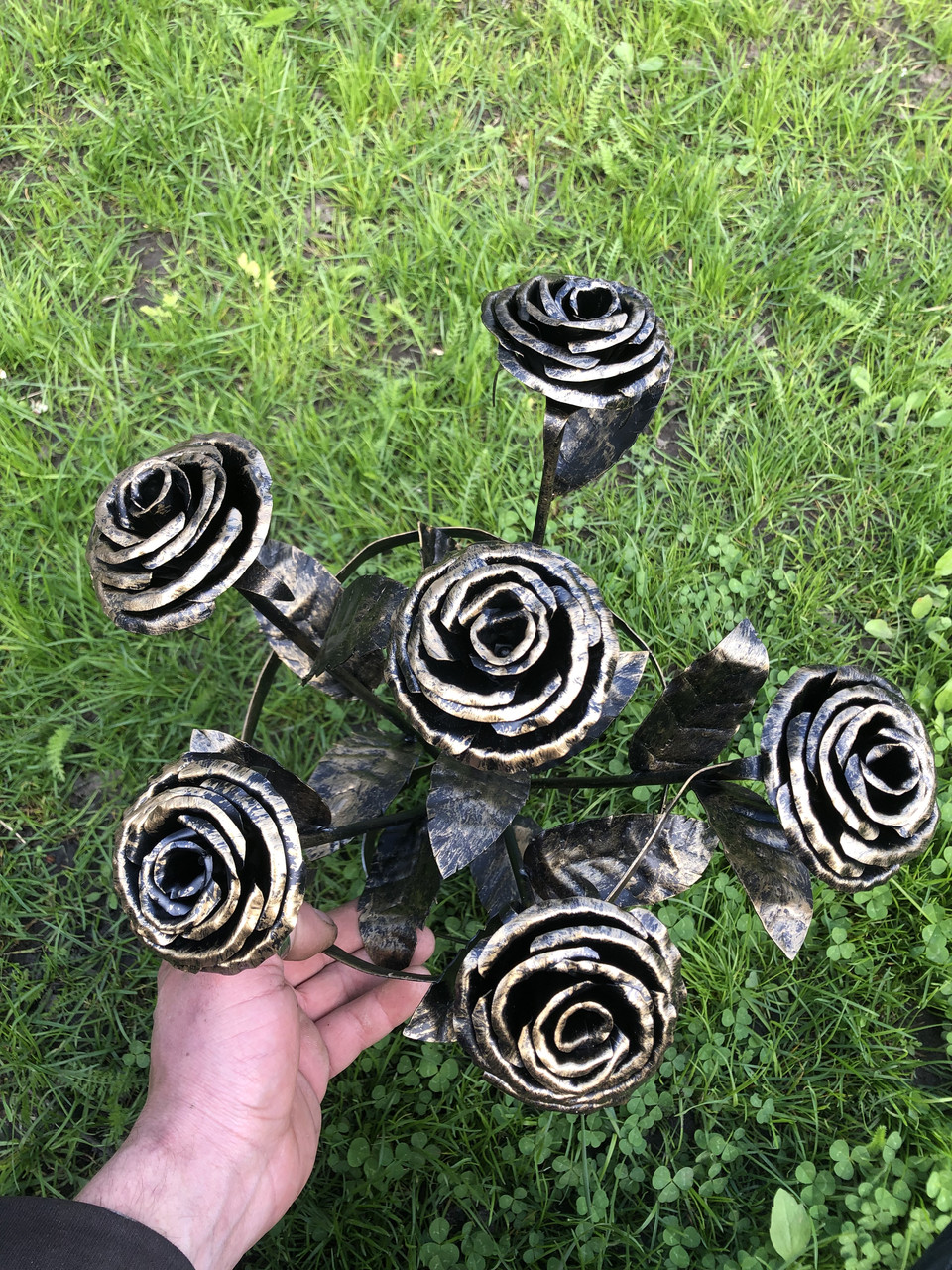 Букет троянд металевих ковані рози букет на памятник - фото 4 - id-p1828651846