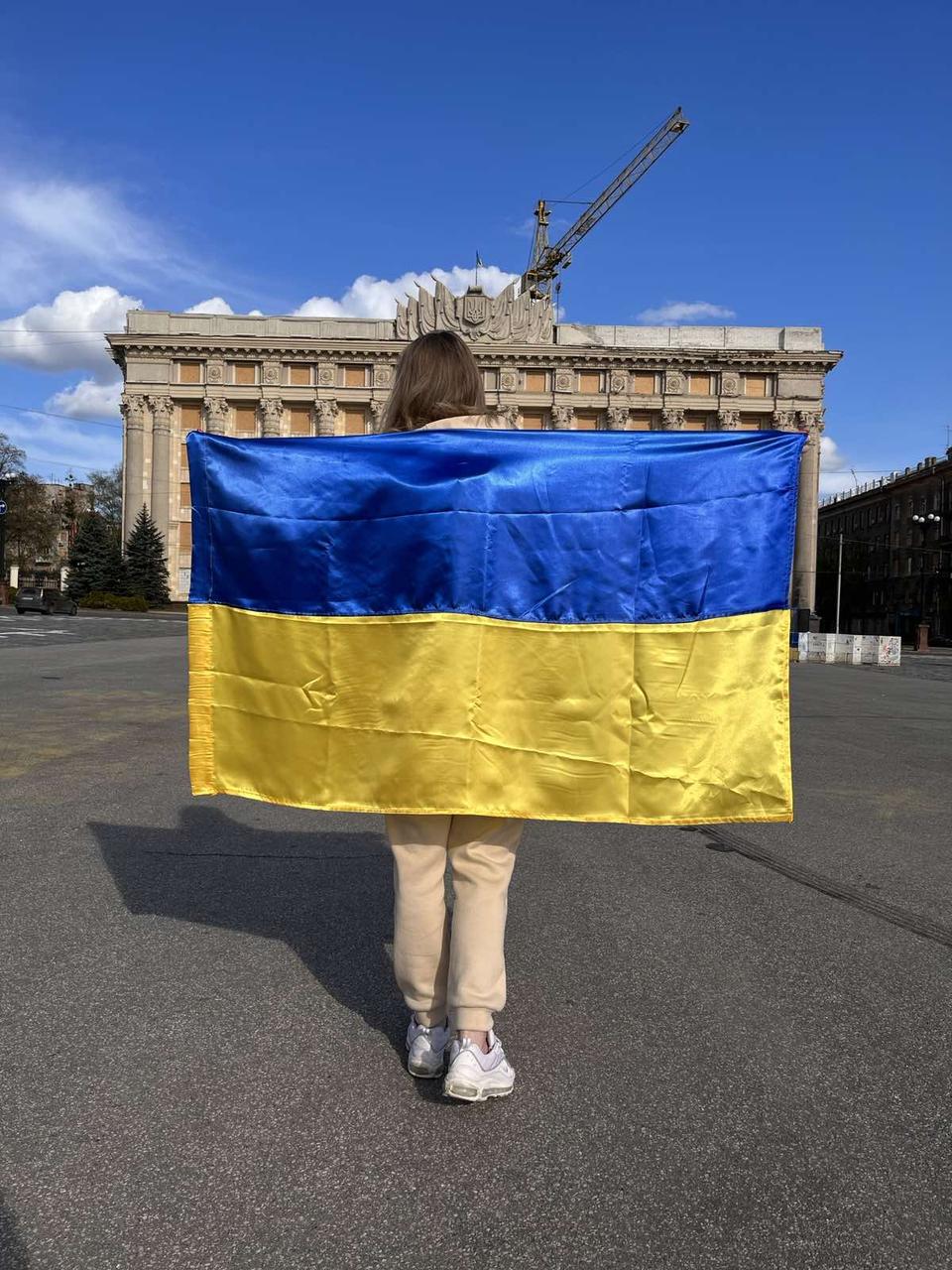 Прапор України великий з атласу 140х90см, карман під прапоршток