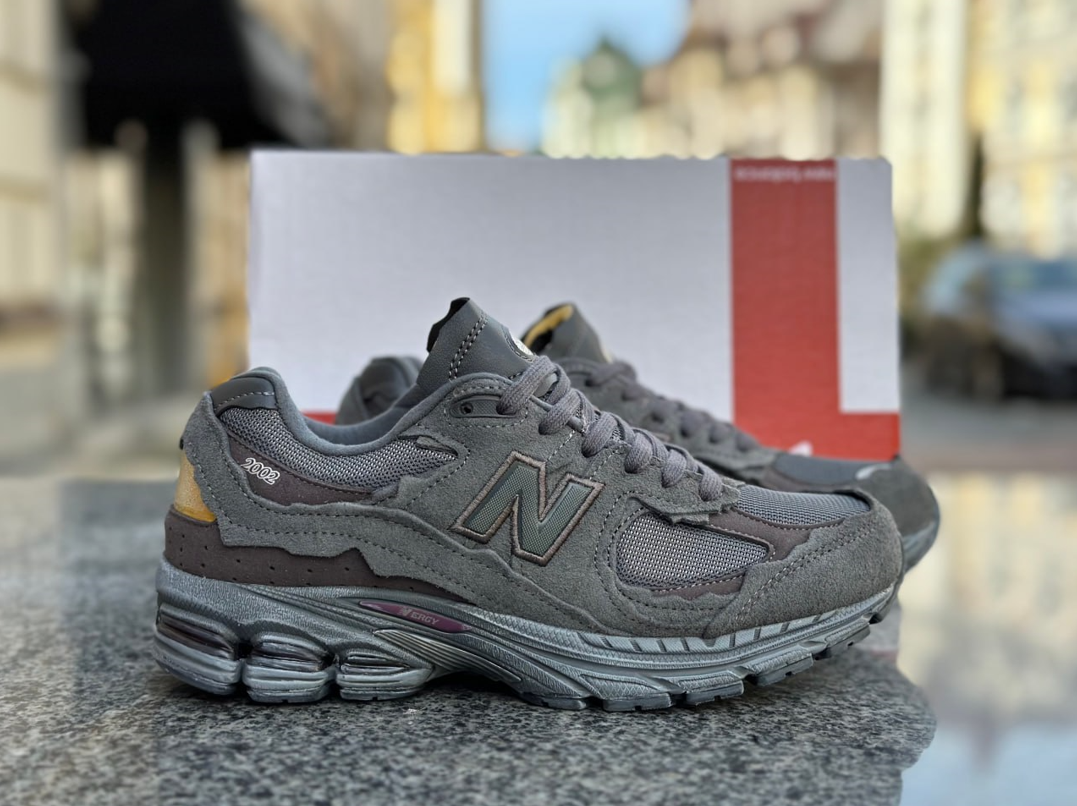 Чоловічі кросівки New Balance 2002R Protection Pack Rain Cloud коричневі чорні Нью Баланс весна осінь