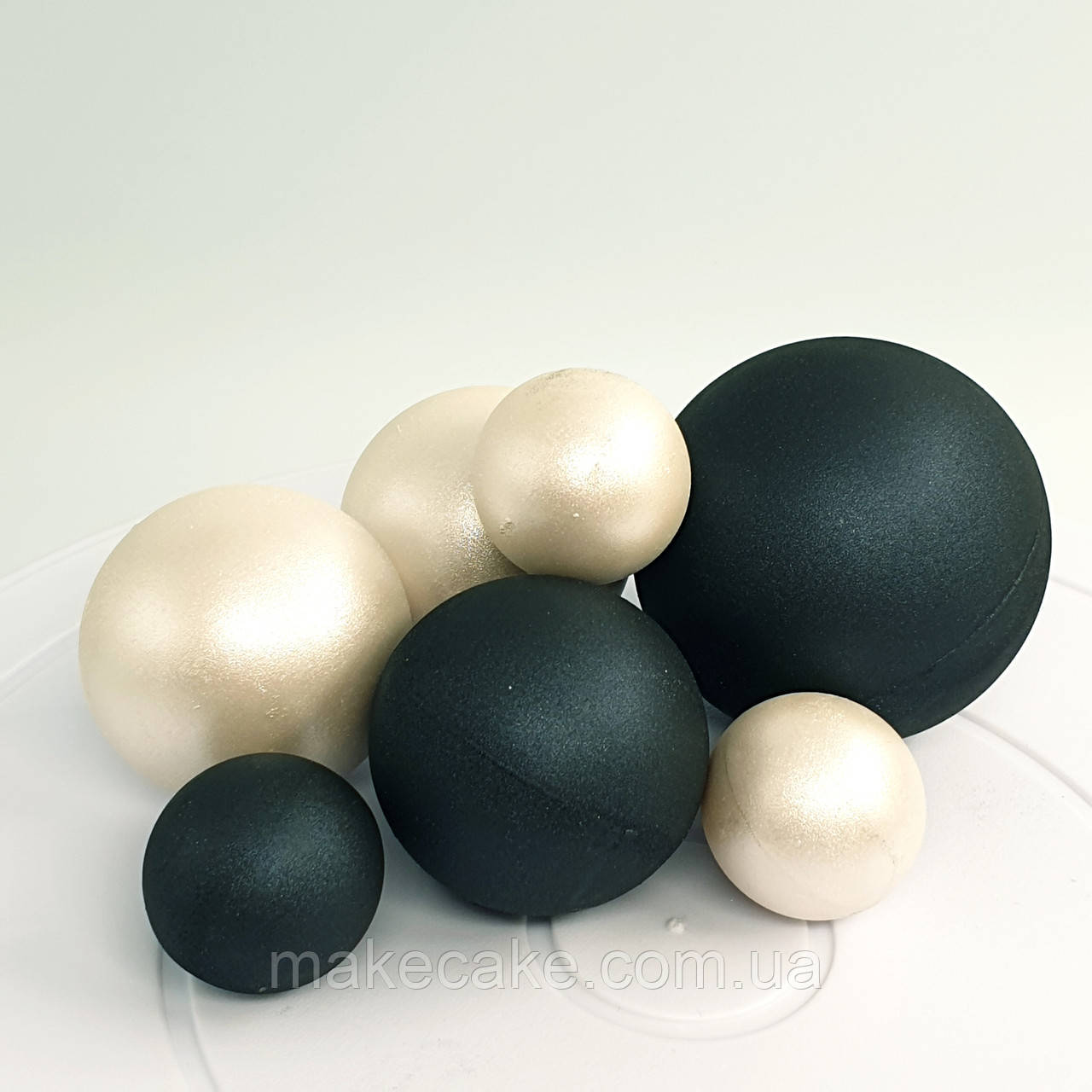 Шоколадні сфери Чорні-білі — 7 шт.