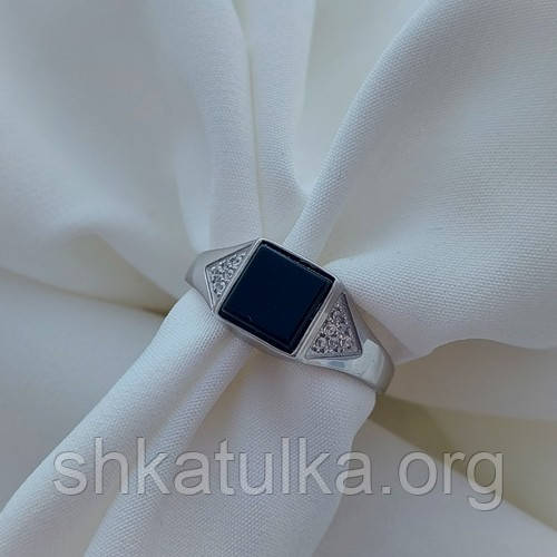 Перстень срібний чоловічий з квадратним оніксом та фіанітами