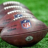 М'яч для американського футболу Wilson. Офіційний м'яч NFL із 1941 року