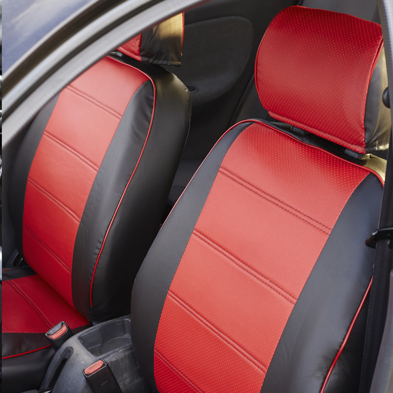 Чохли на сидіння Ауді А6 С5 (Audi А6 С5) екошкіра з перфорацією