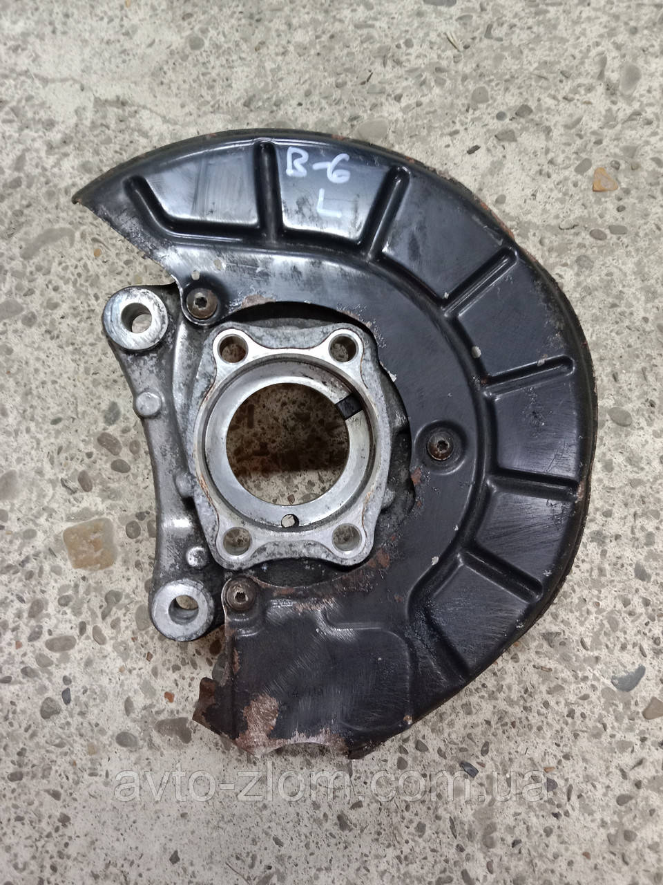Поворотний кулак Volkswagen Passat B6 Пасат Б6. Лівий. 3C0407257F.