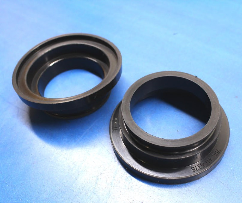 Манжета катка 700-40-5378