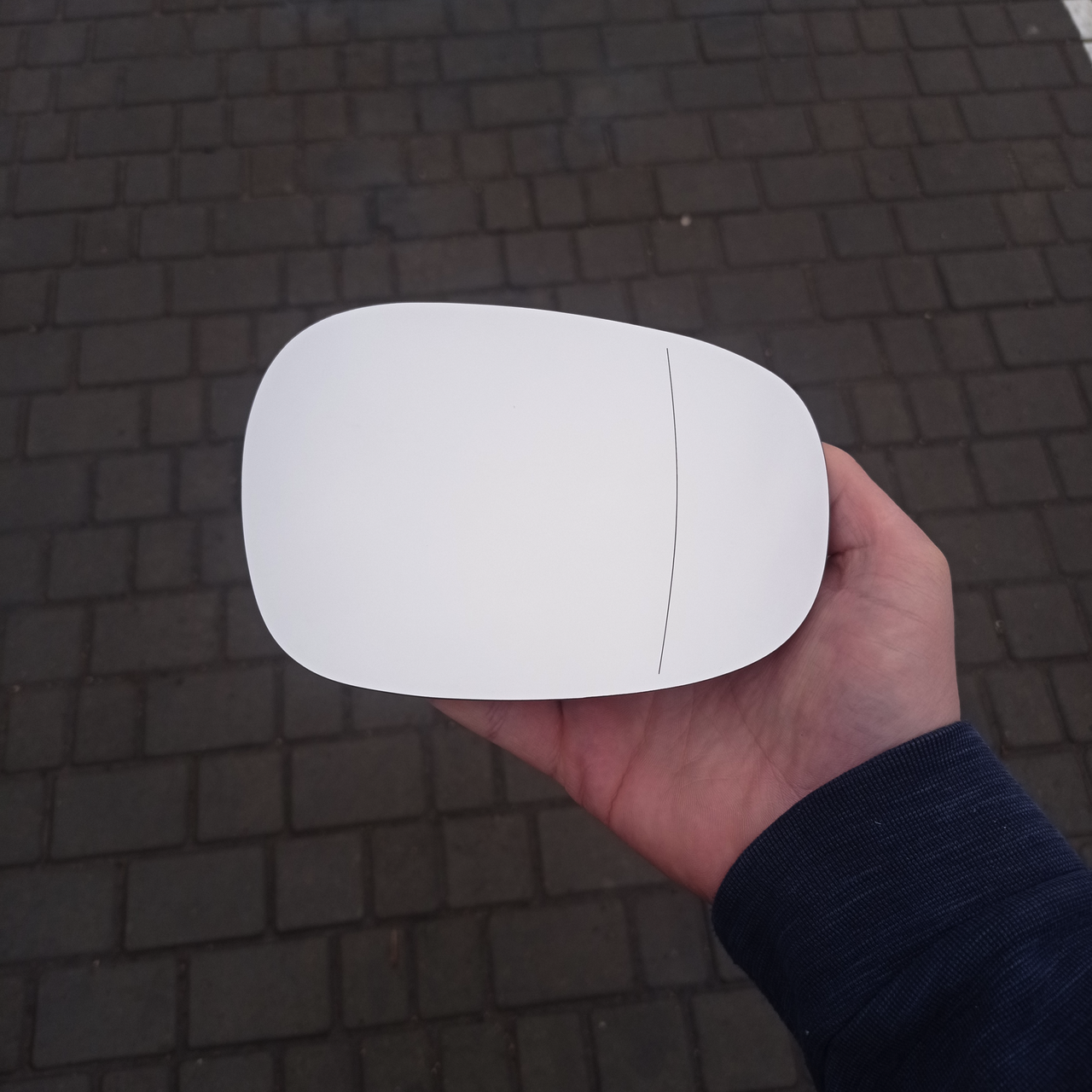 BMW 1 е81 / е82 / е87 ( БМВ е81 / е82 / е87 ) 2009-2013 вкладиш (дзеркальний елемент) дзеркала правого