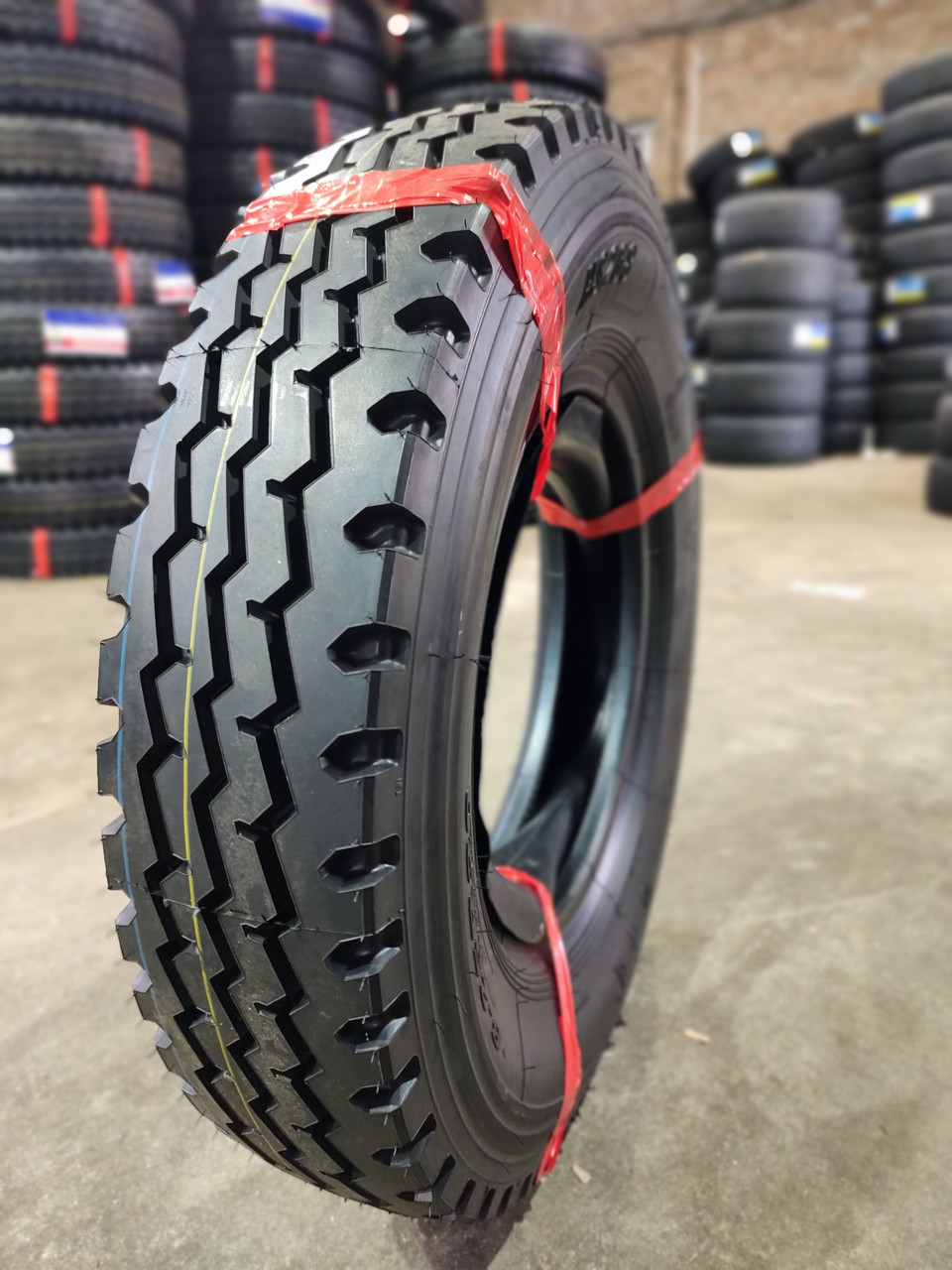 Шина 8.25R20 (240R508) 16сл 139/137K HS268TAITONG (універ)