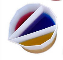 Склянка силіконова для змішування епоксидної смоли з 3 відсіків.