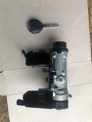 Купить Замок зажигания до группы VAG в cборе с личинкой, ключом до ...