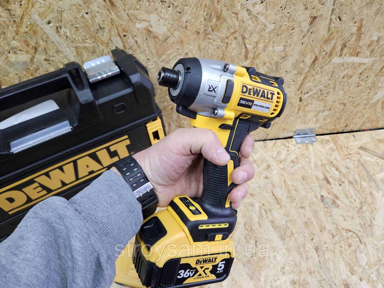 Impact, импакт, гайковерт, ударный шуруповерт, винтоверт DeWalt 205 Nm 36 V - фото 4 - id-p1333229868