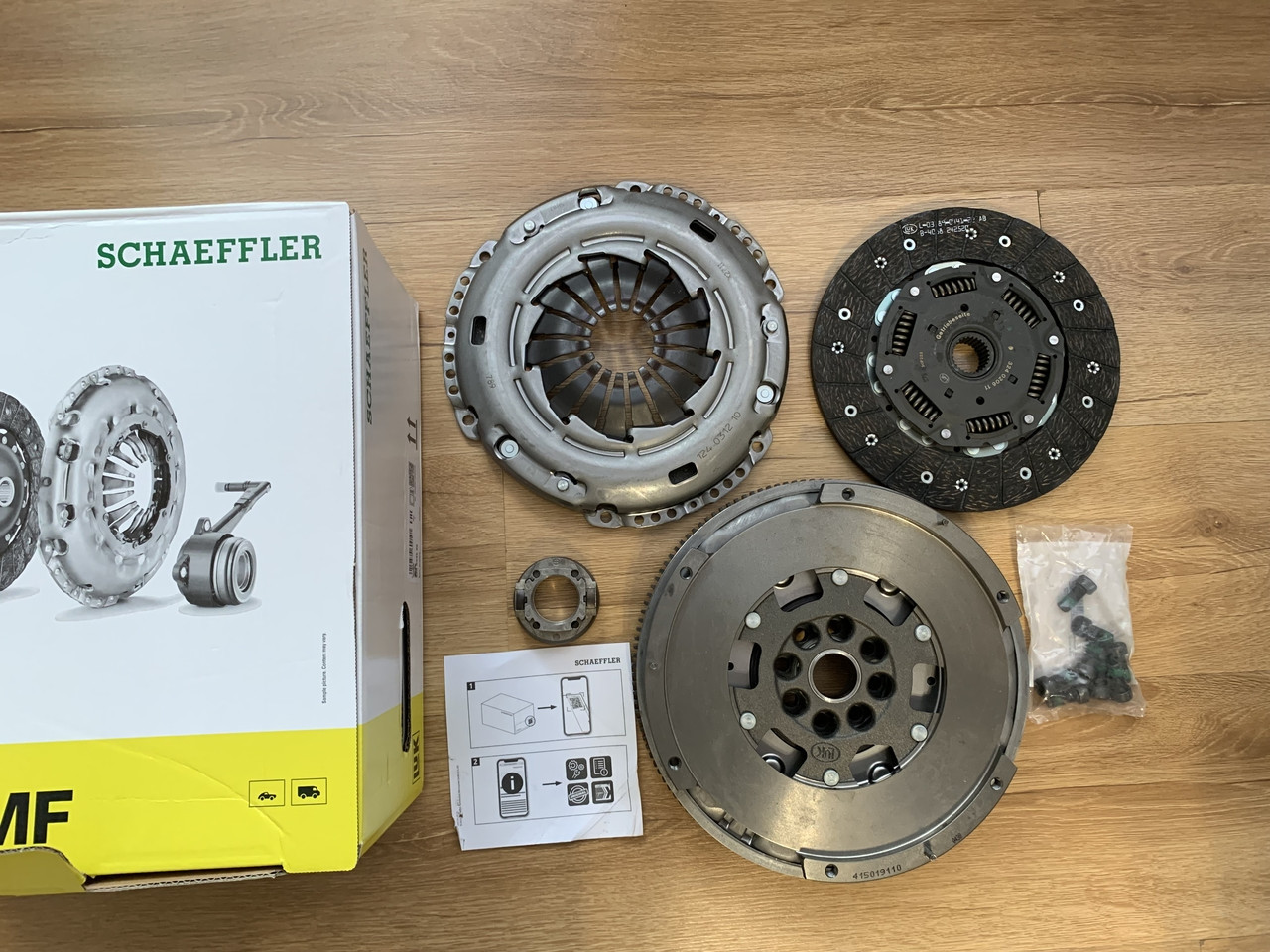 Комплект зчеплення з двухмассовым маховиком LUK 600034500 VW LT 28-35 / 28-46 2.5 TDI (ANJ,AVR,BBE,BBF)