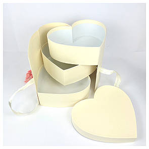 Коробка Серце 3х ярусна подарункова 26*23*25 см молочна