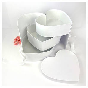 Коробка Серце 3х ярусна подарункова 26*23*25 см біла