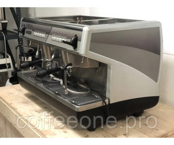 Професійна кавоварка для барів і кафе Nuova Simonelli Appia Auto 2GR б/в - фото 7 - id-p1817970804