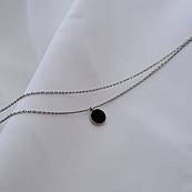 Кольє срібне з круглою підвіскою та чорним камінчиком на ланцюжку