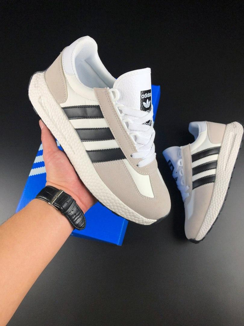 Чоловічі замшеві кросівки Adidas білі з бежевим кросівки текстиль