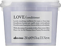 Кондиционер для разглаживания непослушных и волнистых волос Davines Love Smoothing Conditioner 250 мл