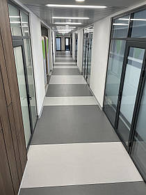 Комерційний гомогенний лінолеум Forbo Sphera Element (Швеція) для офісів