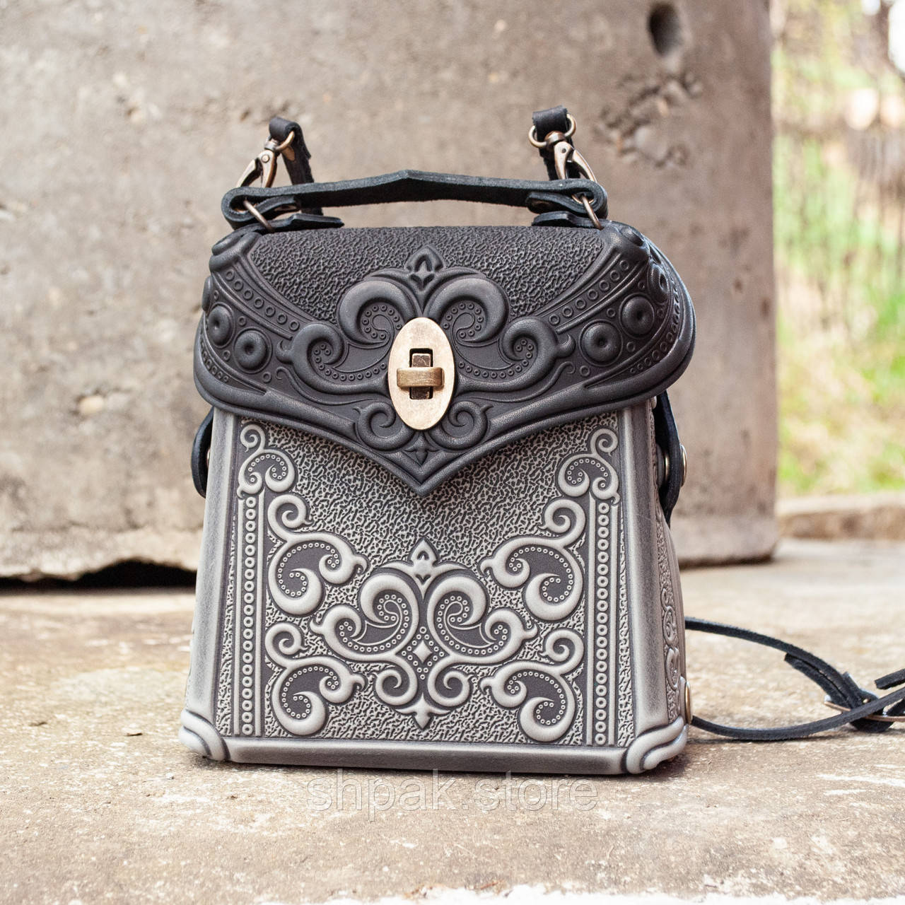 Маленька авторська Сумочка-рюкзак шкіряна сіро-чорна з орнаментом Бохо, фото 1
