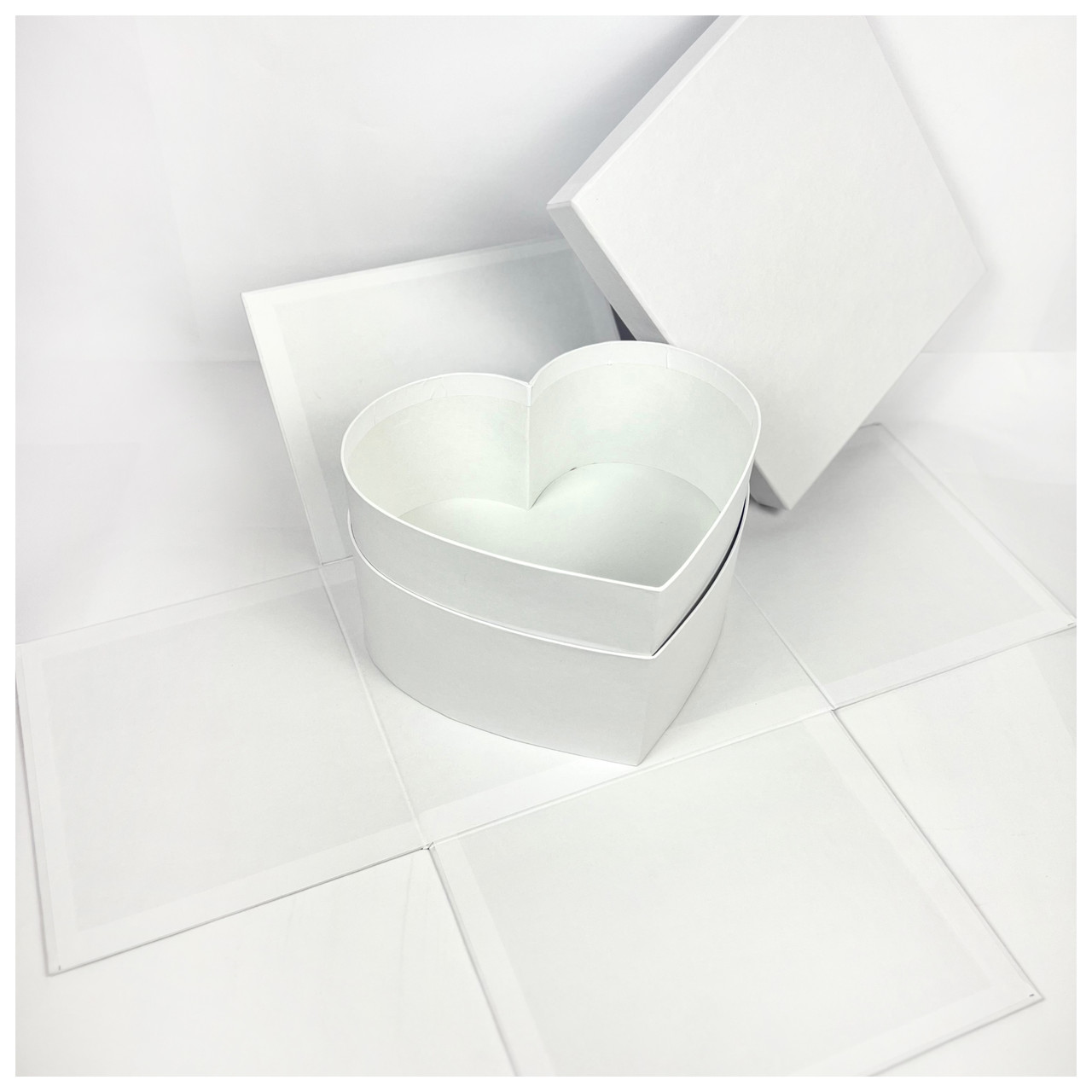 Коробка ромашка із серцями 25*25*20 см біла