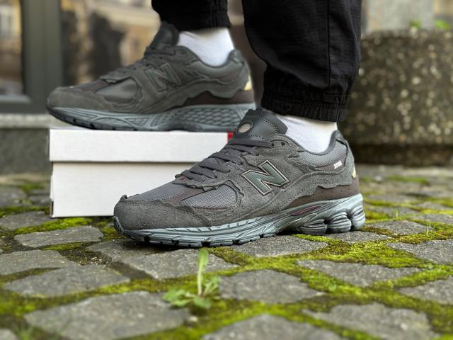 New Balance 2002R Dark Gray
