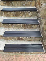 Протиковзка гумова накладка на сходинку  200х30х5 мм