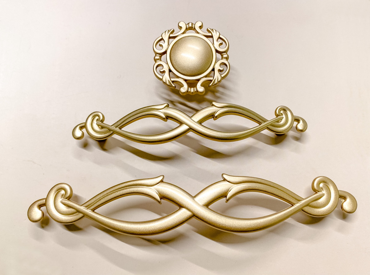 Ручка-скоба Elegant Decor сучасна класика GU-W5010 поєднання з іншою фурнітурою