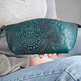 Шкіряна косметичка з тисненням Квітучий сад колір Морської хвилі
