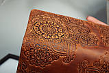 Жіночий гаманець з натуральної шкіри в рудому кольорі з тисненням "Квітучий сад" Жіночі портмоне, фото 7