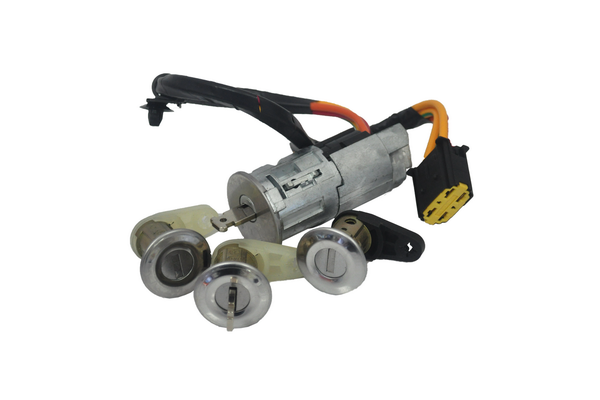 Вкладка замка Logan 04- (комплект/без багажника), фото 1