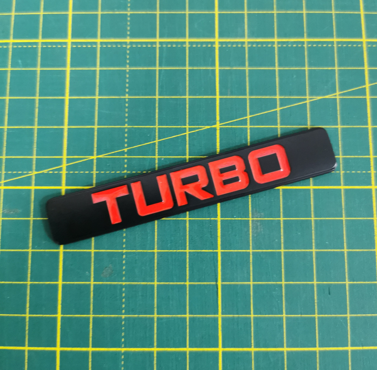 3D емблема TURBO - метал чорний червоний текст
