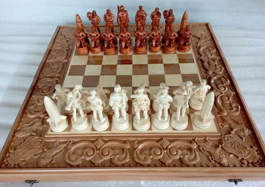 Шахи різьблені та нарди "Воїни ЗСУ" I Шахи ручної роботи з дерева