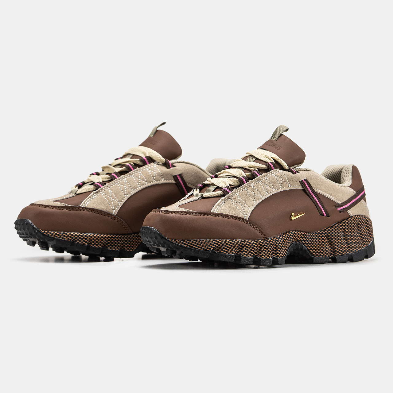 Коричневі кроссівки жіночі Nike Humara x Jacquemuse. Зручні кроссівки для дівчат Найк Хумара.