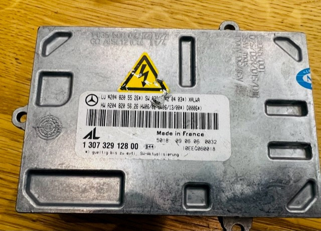 Б/У оригінал A2048205526 Блок розпалювання ксенона Mercedes A B C E S CLAS 1 307 329 128 00