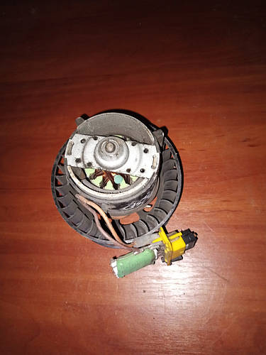 Купить Моторчик отопителя Опель Корса В б.у, цена 800 ₴ — Prom.ua (ID ...