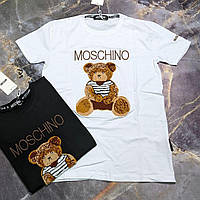 Мужская стильная брендовая футболка Moschino белого цвета с принтами