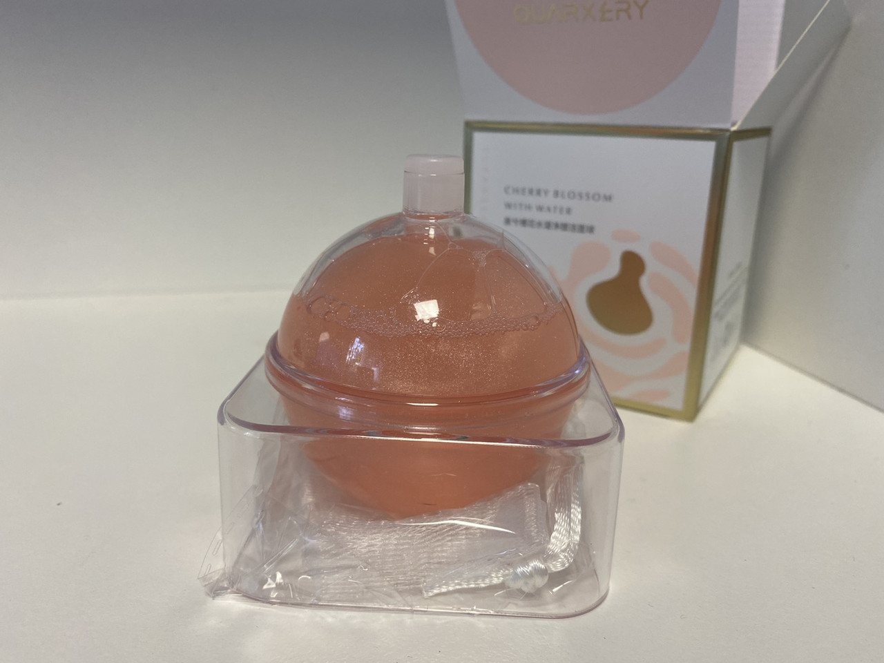 Кулька для вмивання з екстрактом вишні,яблока Cherry Blossom With Water Cleansing Ball 100g 7654--1211 Краща ціна
