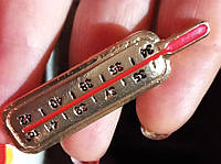 Медицинская брошь брошка знак значок врач доктор градусник термометр металл